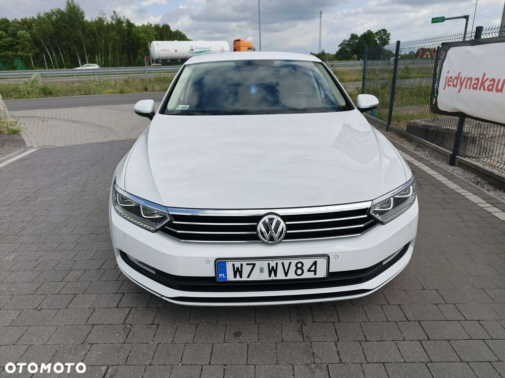 Volkswagen Passat - 4