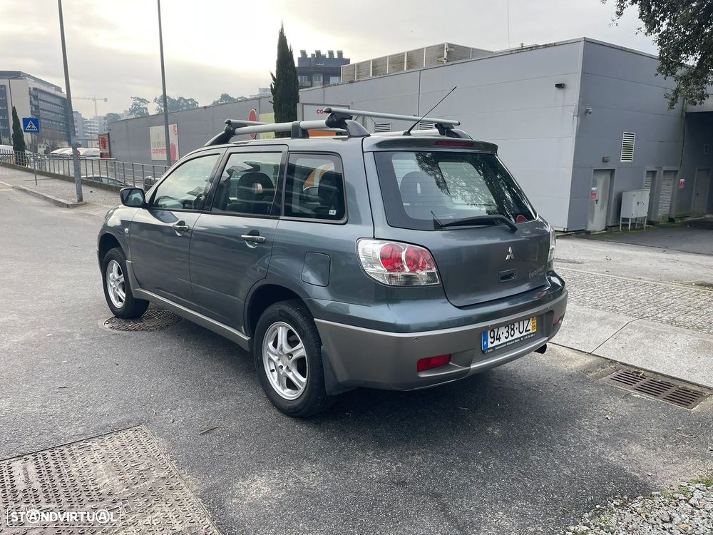 Mitsubishi Outlander 2.0 Sport 4WD - 2