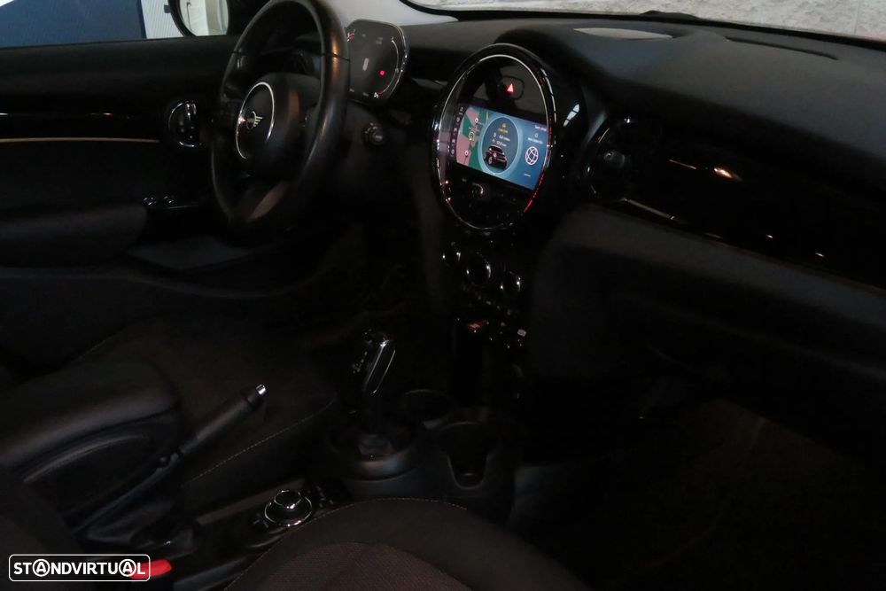 MINI 5 Portas Cooper Auto - 9