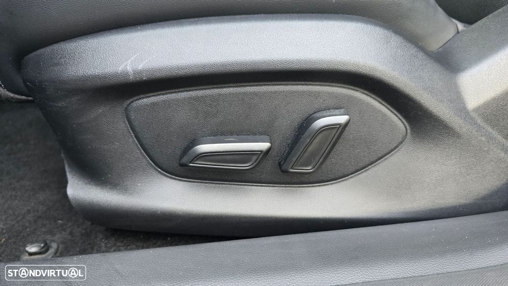 MG MG4 64 kWh Luxury - 43