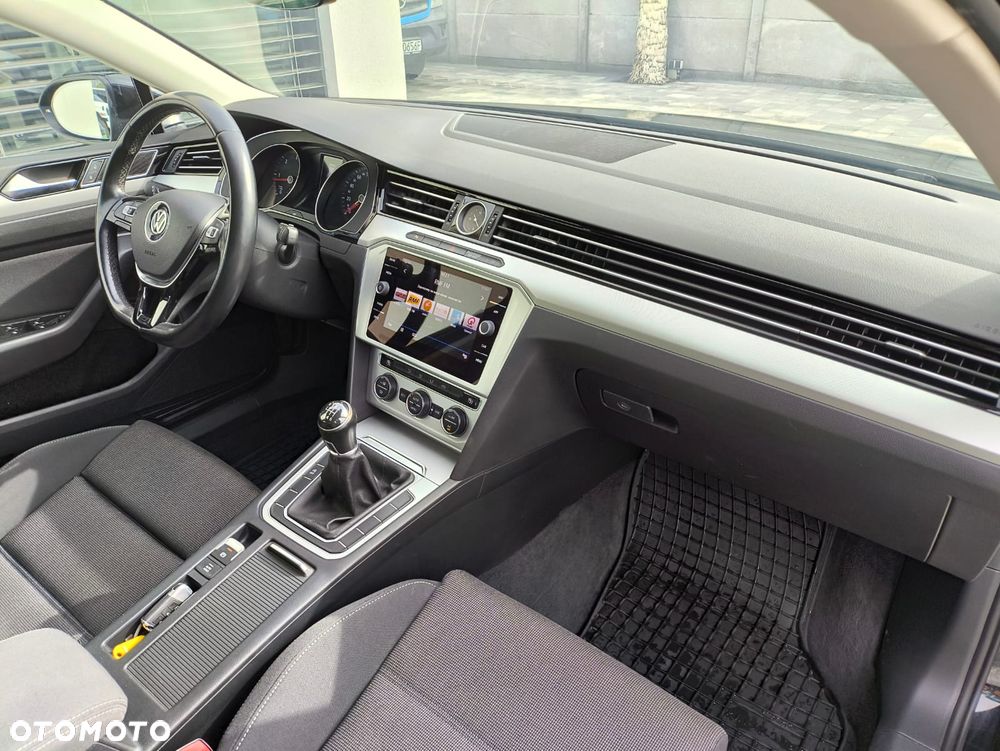 Volkswagen Passat 1.6 TDI (BlueMotion Technology) Comfortline - 17
