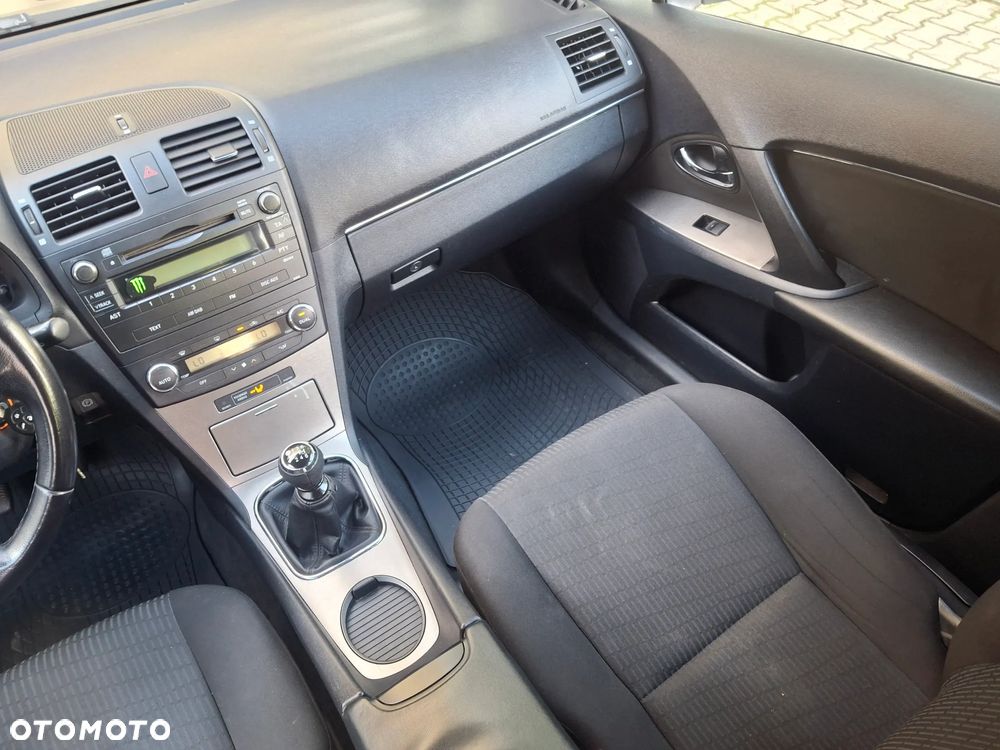 Toyota Avensis 2.0 D-4D Edition - 17