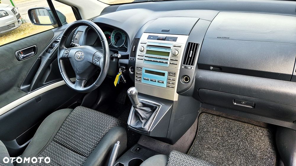 Toyota Corolla Verso 1.8 Premium + 7os - 39