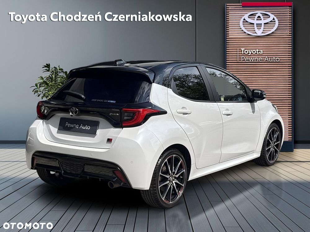Toyota Yaris Hybrid 1.5 GR Sport - 3