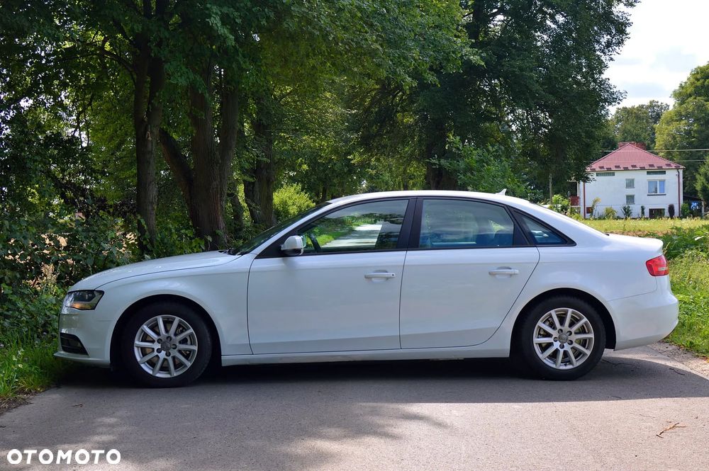 Audi A4 Limousine - 11