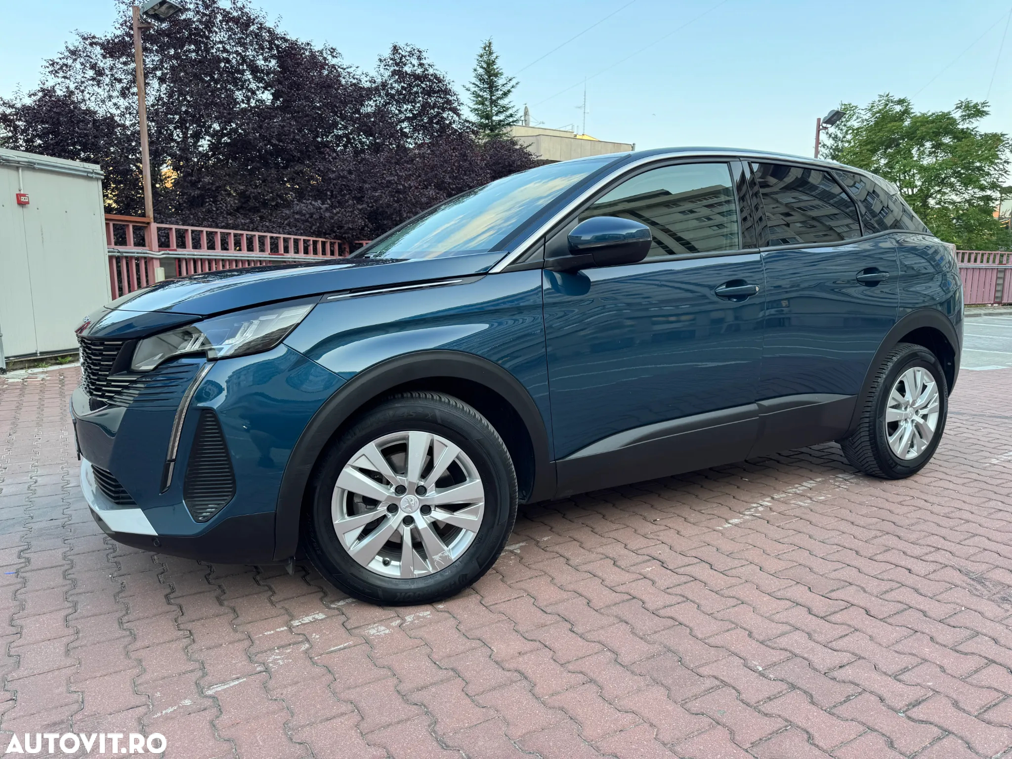 Peugeot 3008 PureTech 130 Stop & Start GPF EAT8 Active Business-Paket - 33