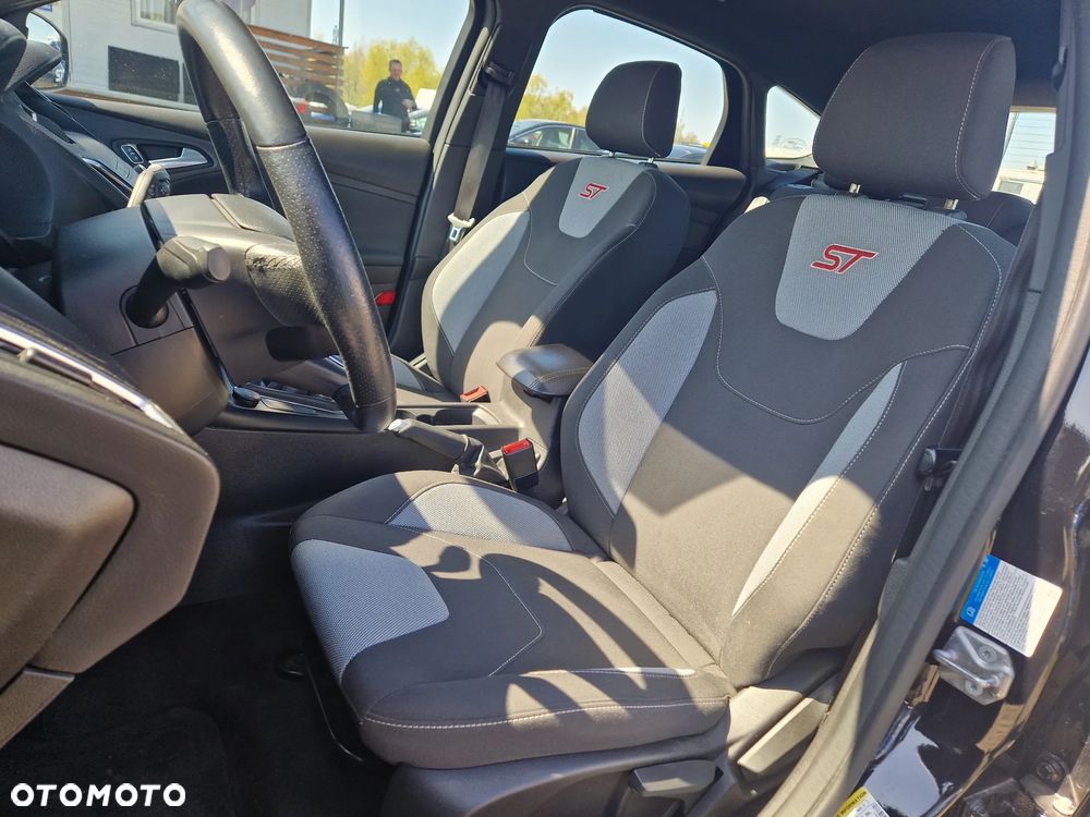 Ford Focus - 12