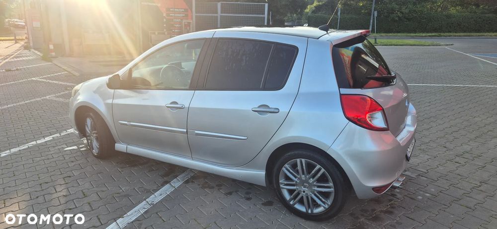 Renault Clio - 7