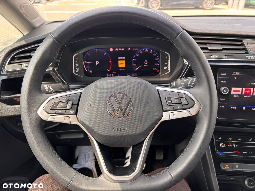 Volkswagen Touran - 10