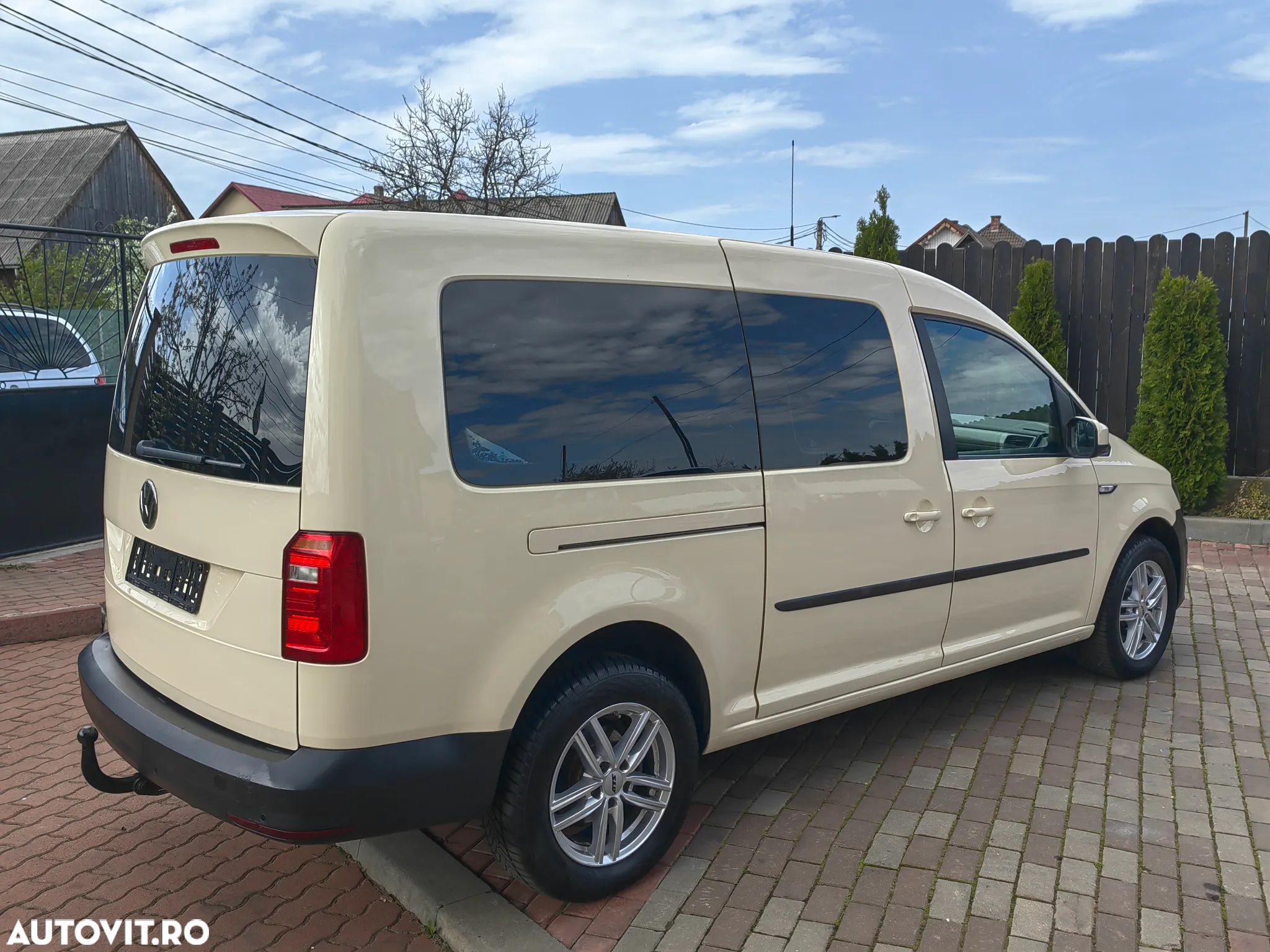 Volkswagen Caddy 2.0 TDI (7-Si.) DSG Maxi Family - 11