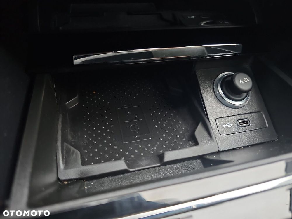 Skoda Superb 2.0 TDI SCR L&K DSG - 38