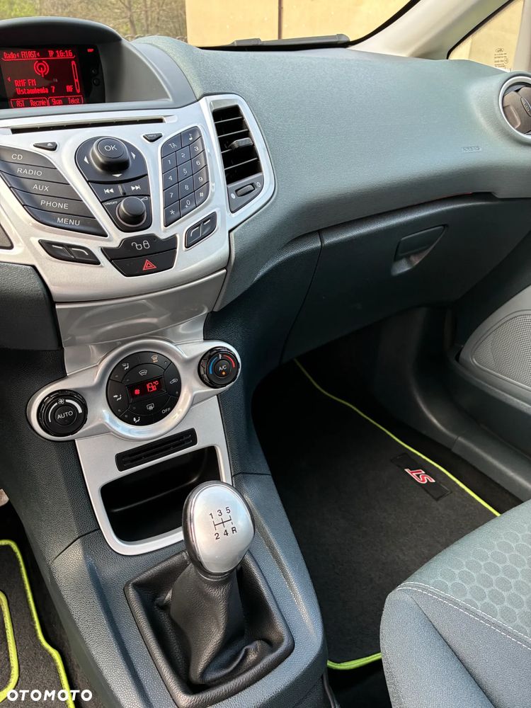 Ford Fiesta - 15