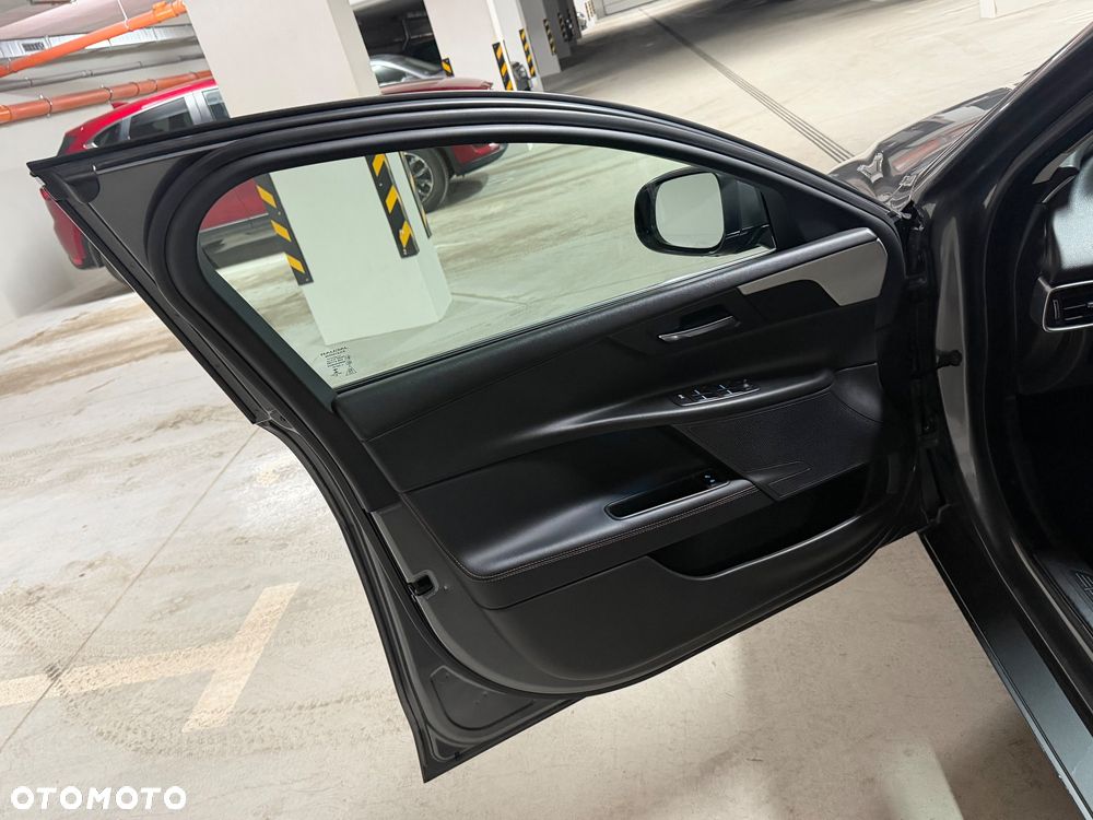 Jaguar XE 20d AWD Pure - 10