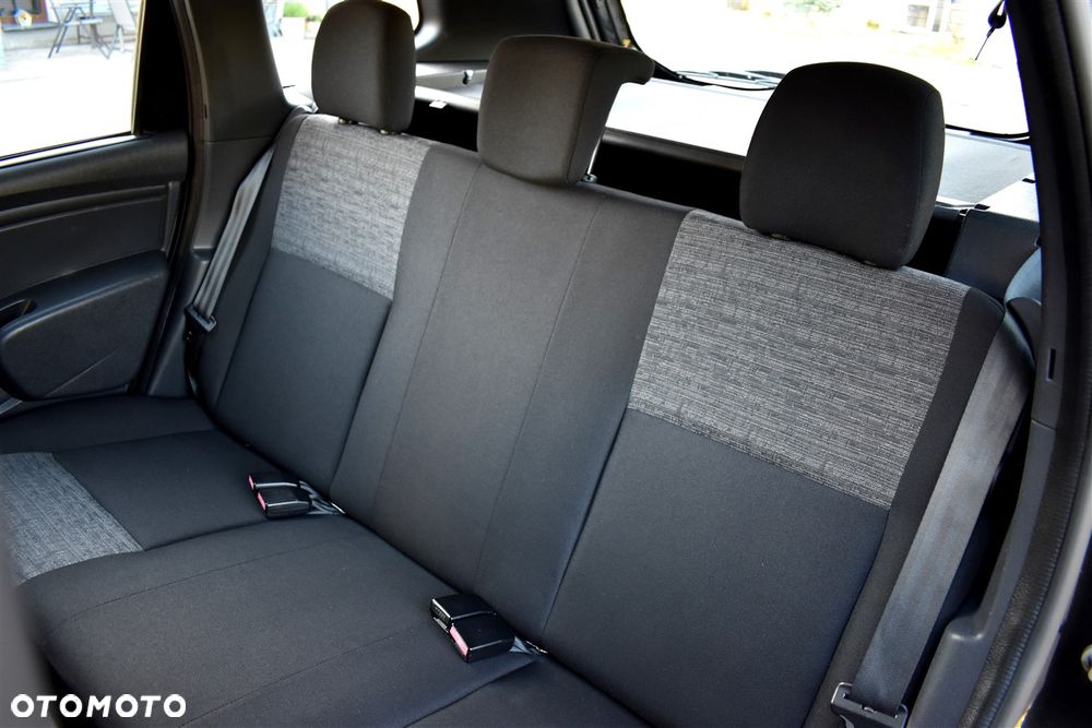 Dacia Duster 1.6 16V 105 4x2 Laureate - 22