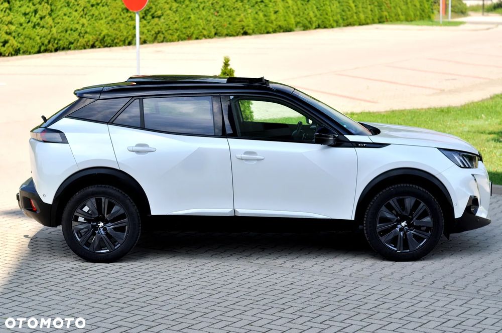 Peugeot 2008 PureTech 130 EAT8 GT - 13