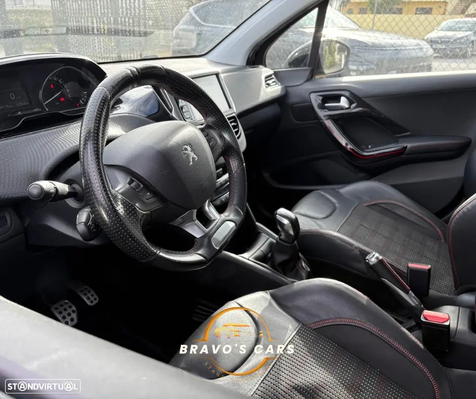 Peugeot 208 - 12