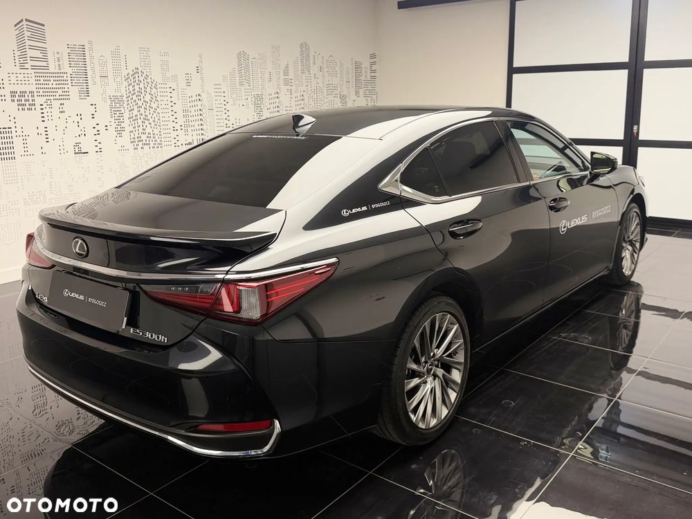 Lexus ES - 7