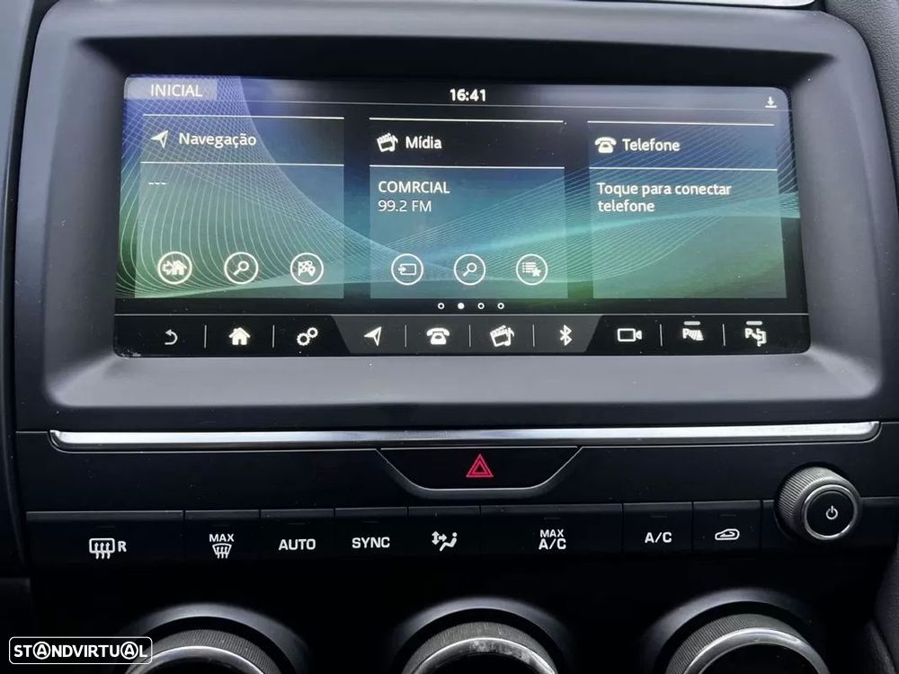 Jaguar E-Pace 2.0 i4D R-Dynamic S - 29