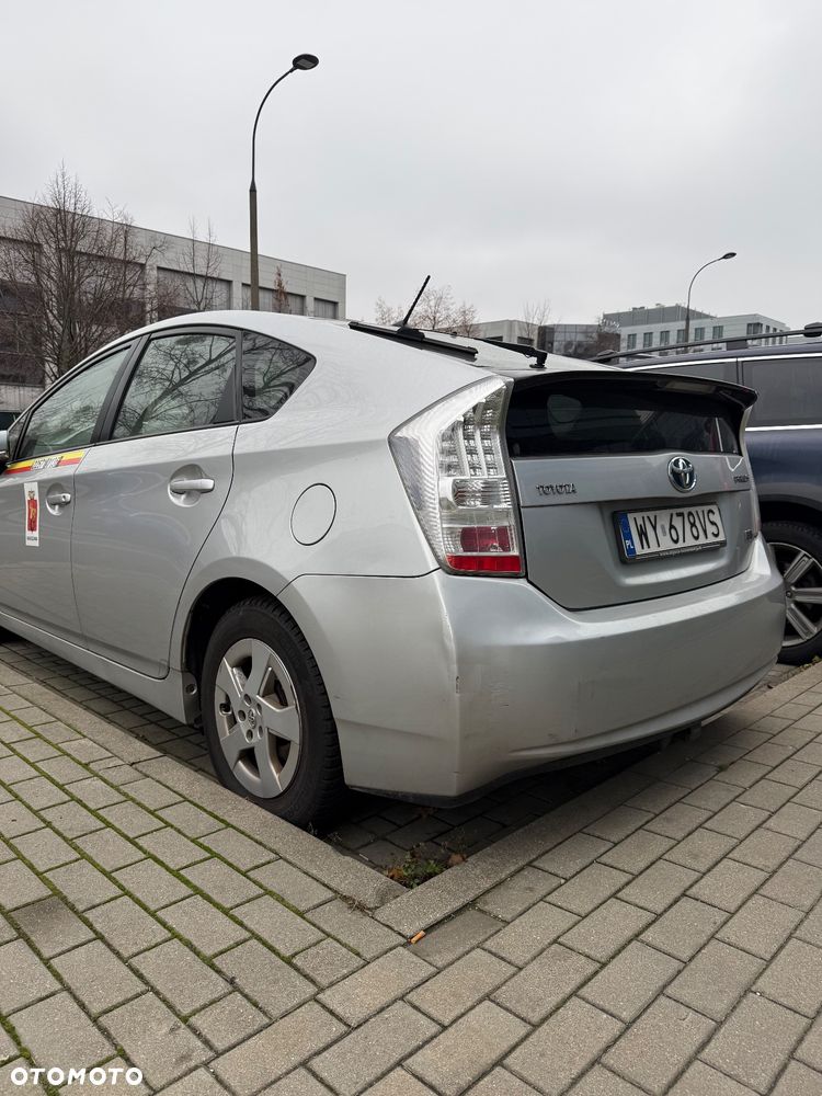Toyota Prius - 4