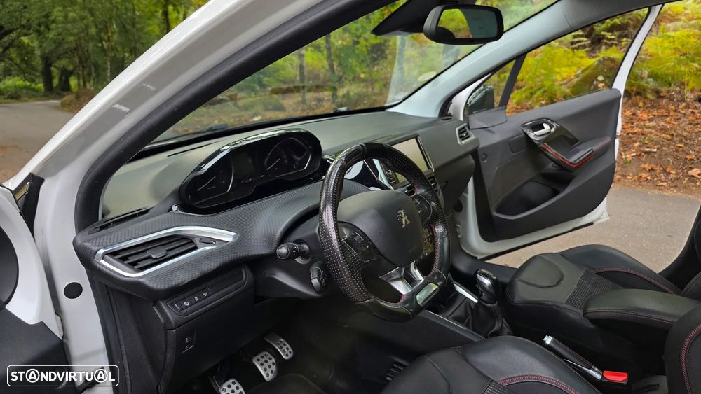 Peugeot 208 1.6 BlueHDi GT Line - 28
