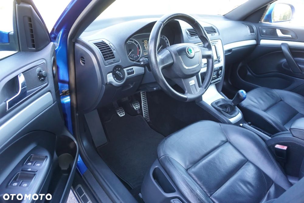 Skoda Octavia 2.0 TSI RS - 8