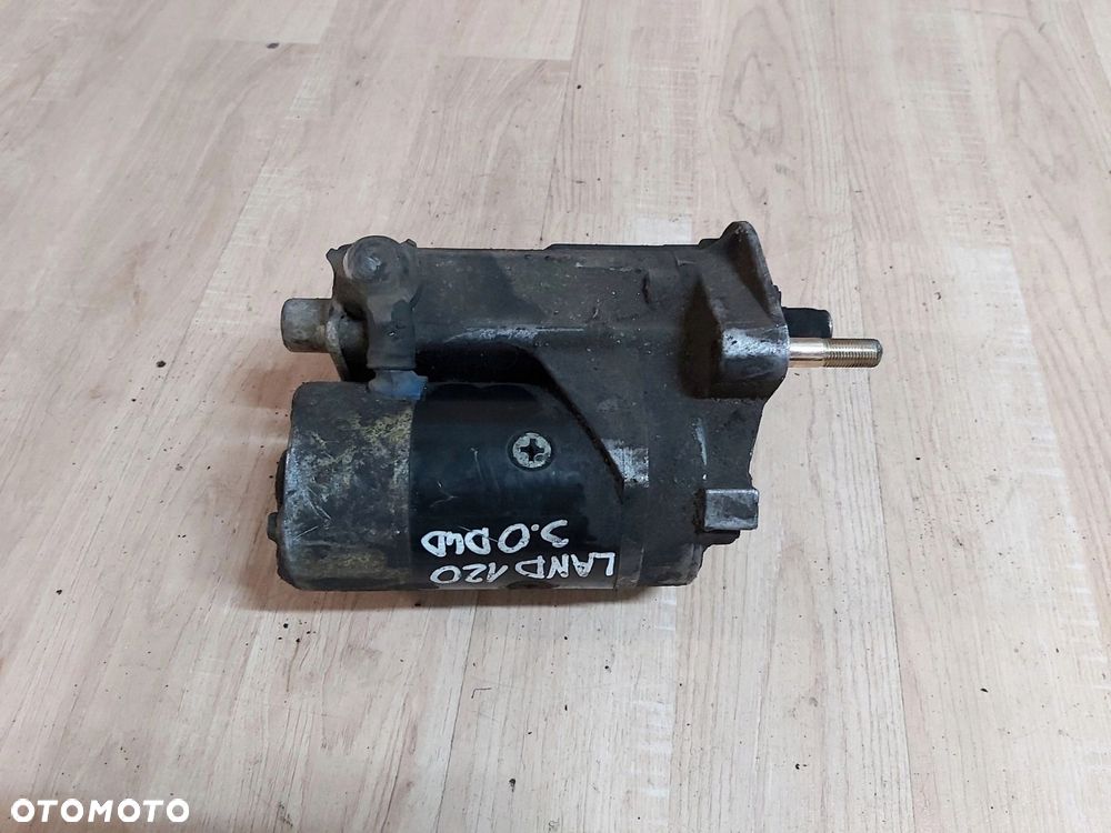 Land Cruiser 120 3,0 d4d rozrusznik 28100-30050 - 2