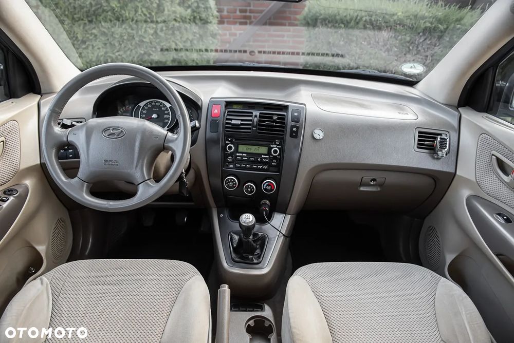 Hyundai Tucson 2.0 2WD GLS - 23