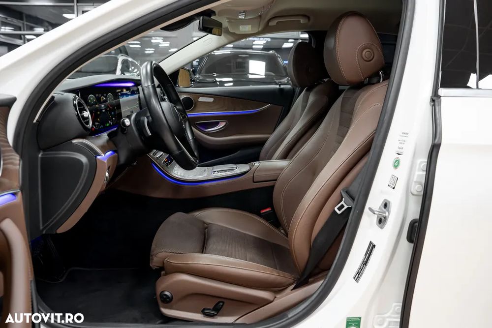 Mercedes-Benz E 300 de Aut. - 28