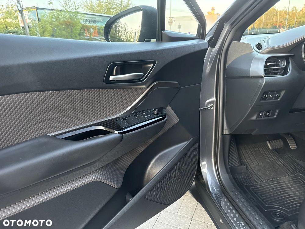 Toyota C-HR 2.0 Hybrid Executive - 11