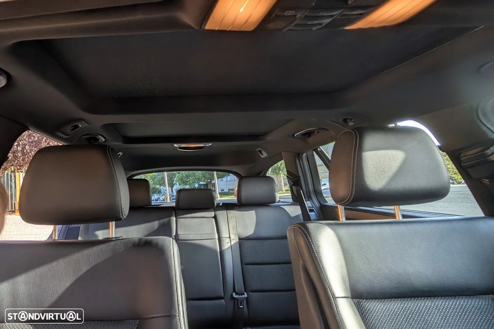 Mercedes-Benz E 300 Bluetec Hybrid Avantgarde - 22