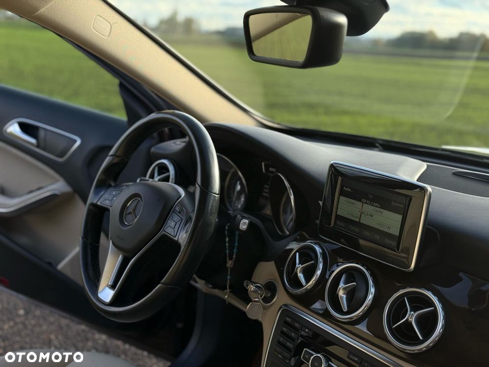 Mercedes-Benz GLA 250 4-Matic - 7