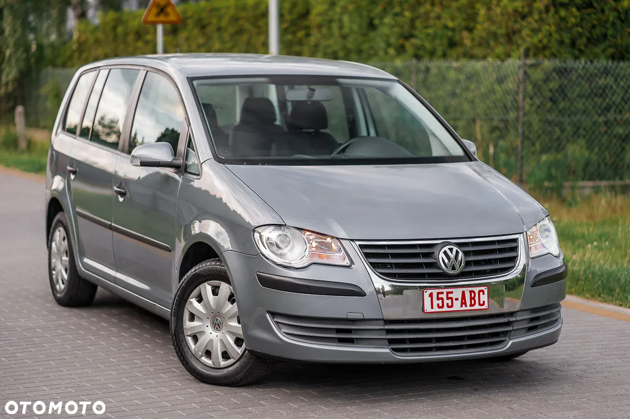 Volkswagen Touran 1.6 Conceptline - 2