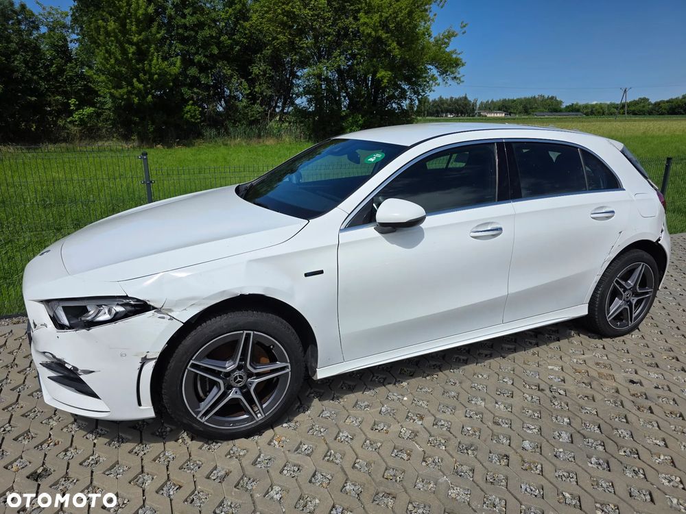 Mercedes-Benz Klasa A ver-250-e-phev-amg-line-8g--dct - 1
