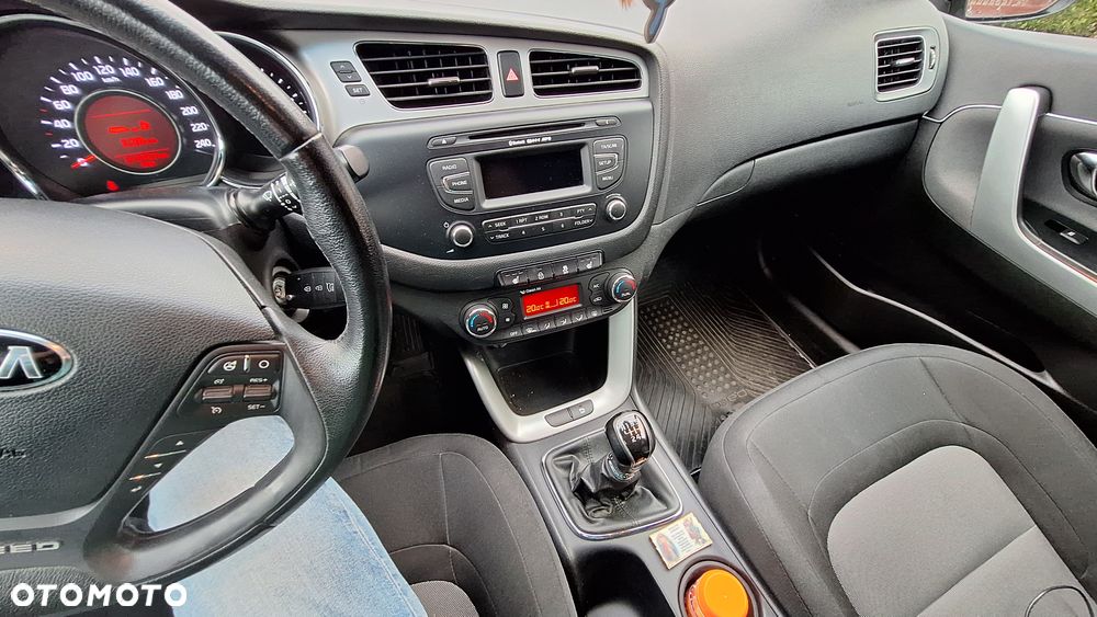 Kia Ceed - 9