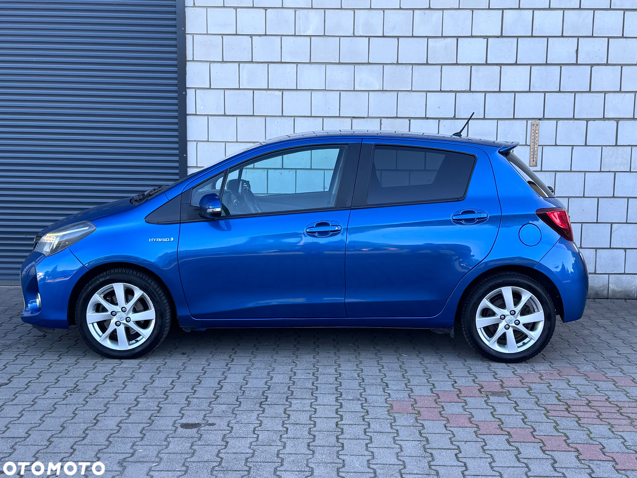 Toyota Yaris Hybrid 100 Premium - 11