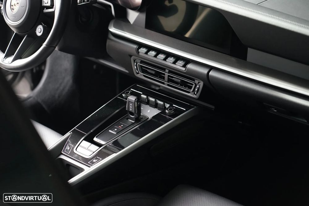 Porsche 911 (992) Carrera 4S PDK - 17