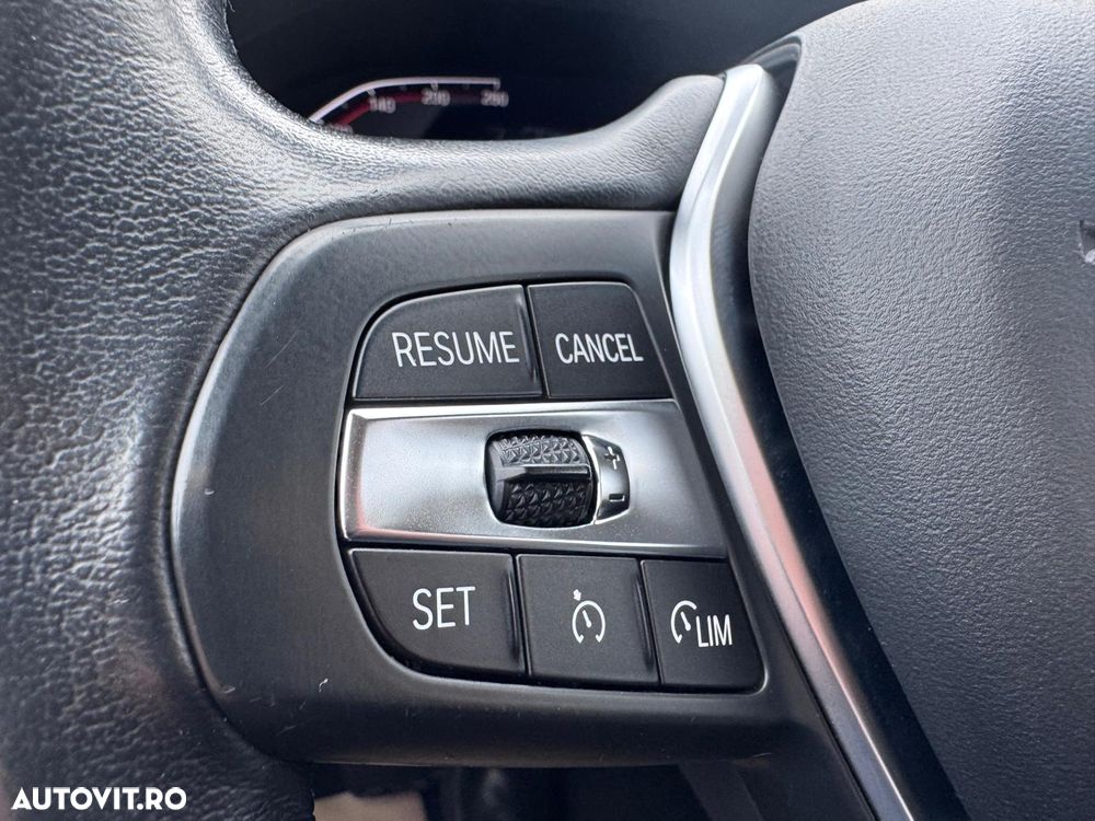 BMW Seria 3 320d AT MHEV - 30