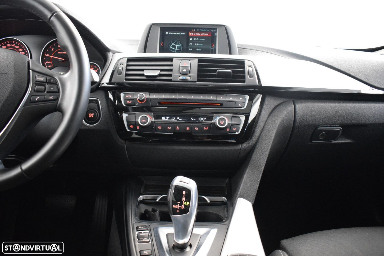 BMW 330 e iPerformance - 36