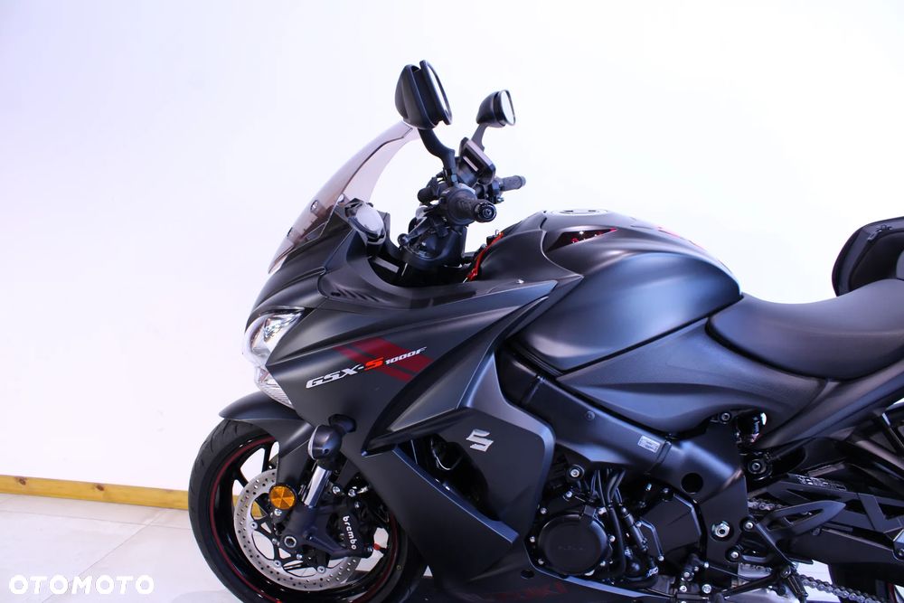 Suzuki GSX - 12