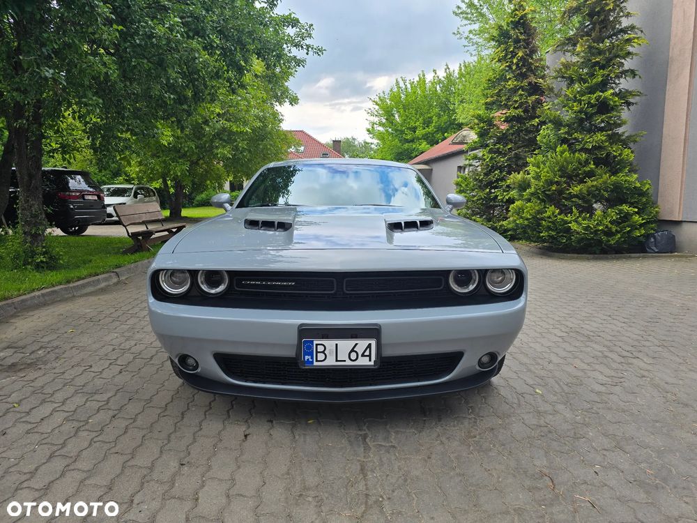 Dodge Challenger - 2