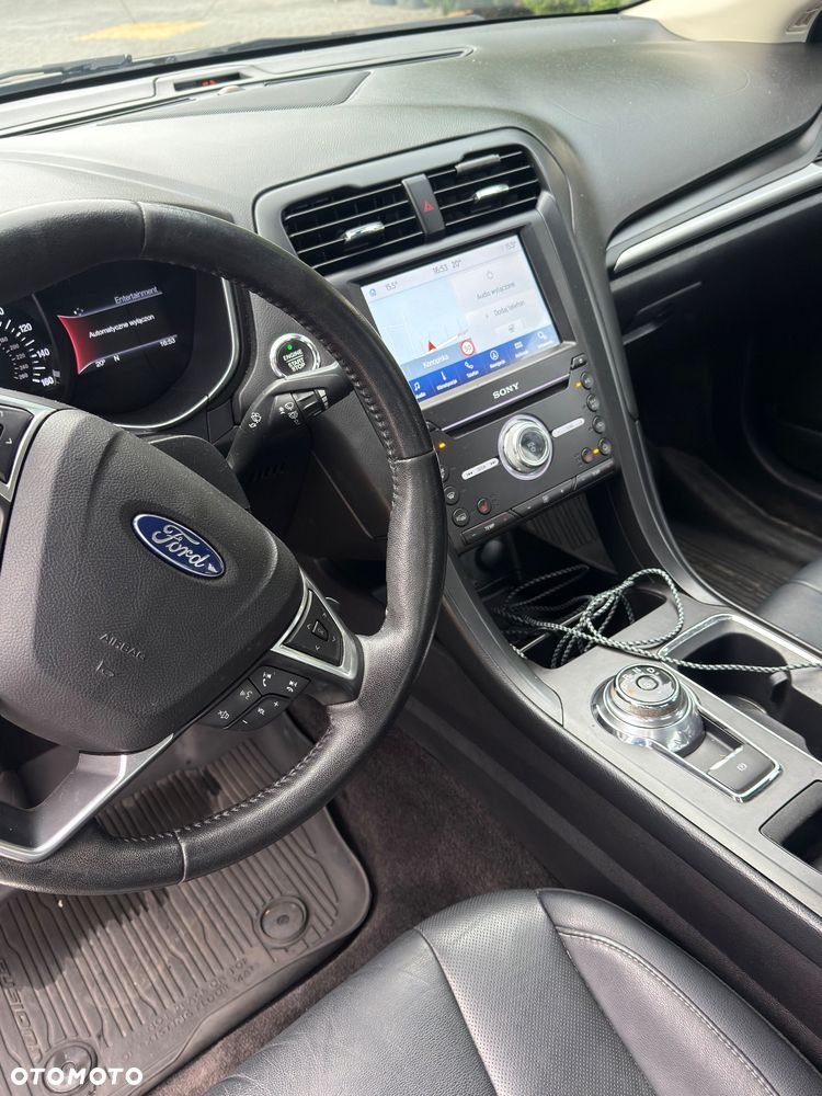 Ford Fusion 2.0 EcoBoost Titanium - 11