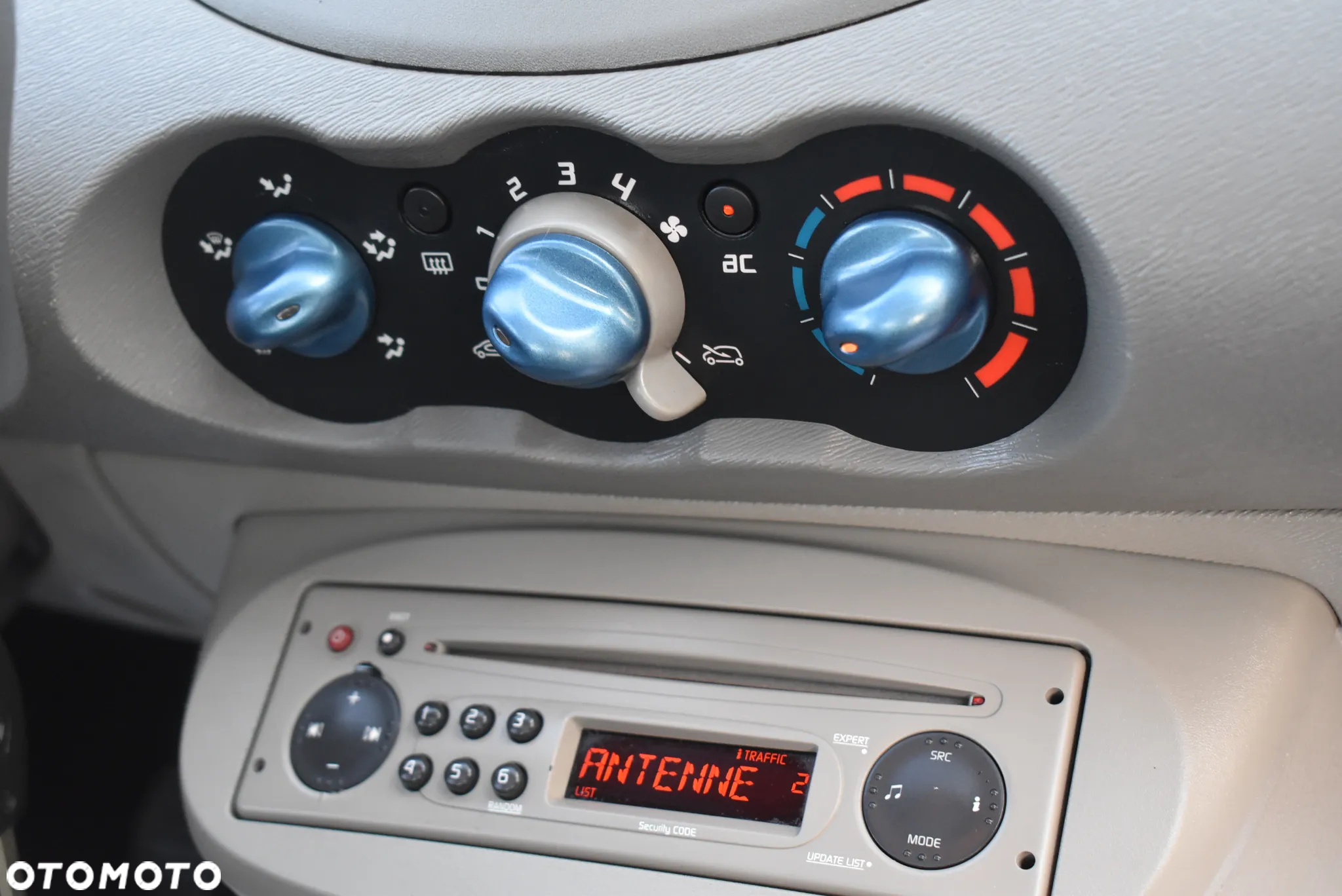 Renault Twingo 1.2 8V Authentique - 27