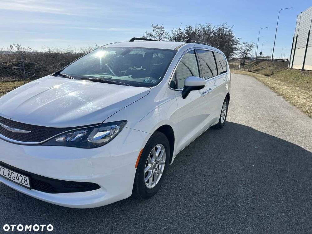 Chrysler Pacifica - 2
