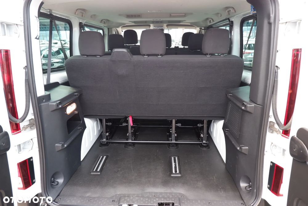 Renault Trafic 2.0 dCi EDC - 7