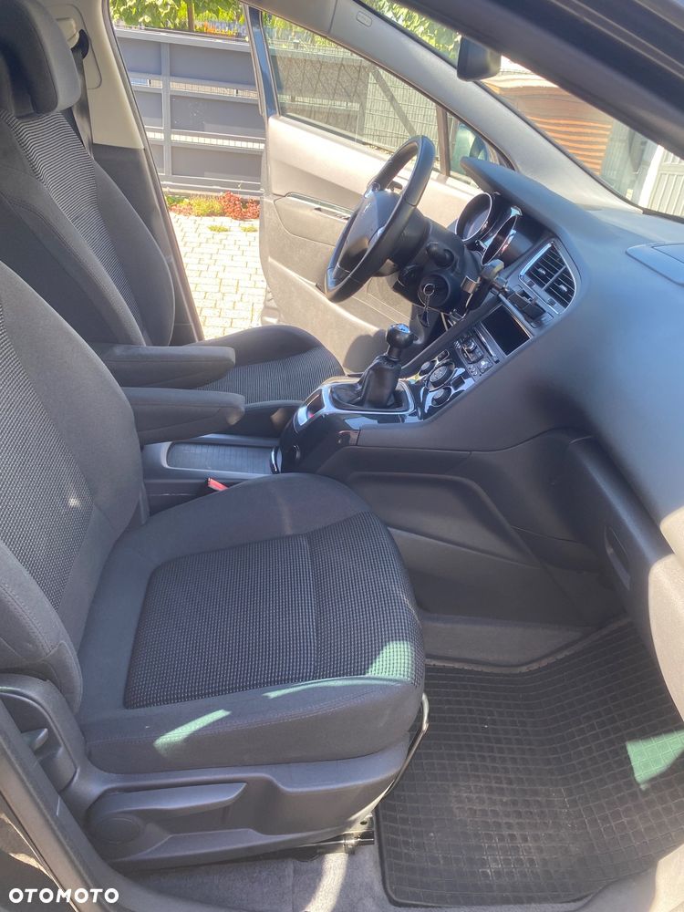 Peugeot 5008 - 14