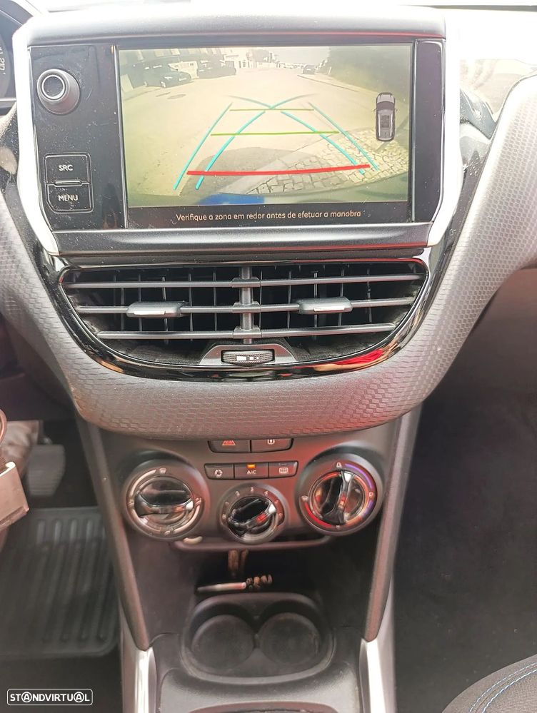 Peugeot 2008 1.6 BlueHDi Style - 7
