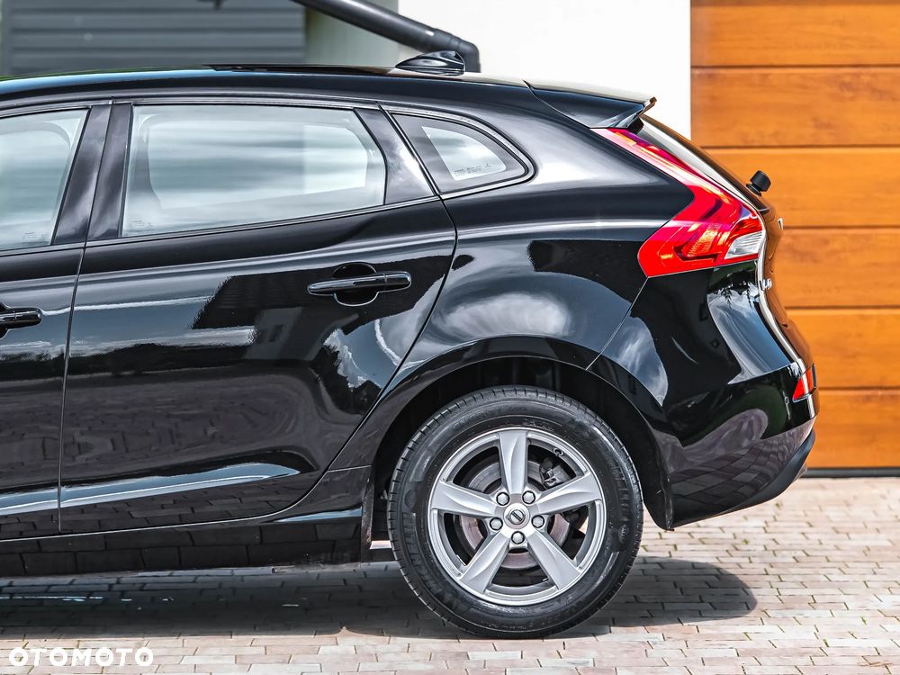 Volvo V40 D2 Momentum - 33