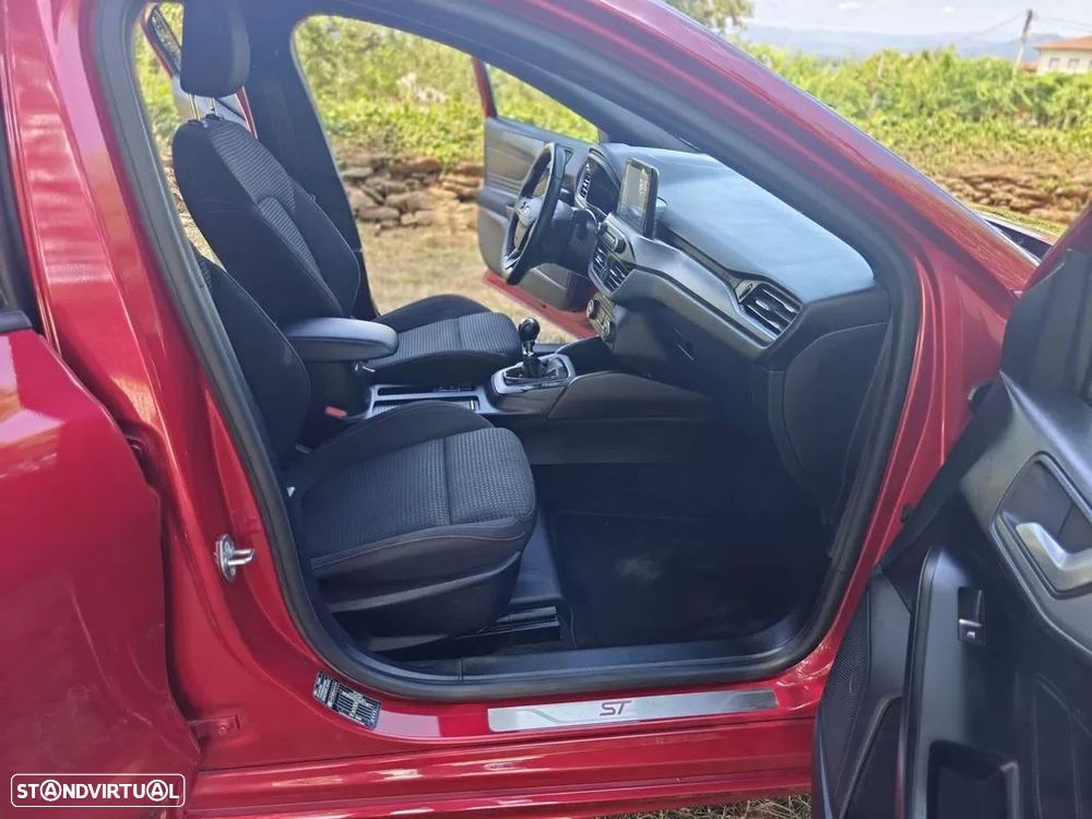 Ford Focus 1.0 EcoBoost MHEV ST-Line - 18