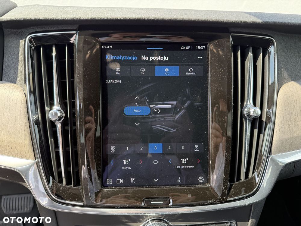 Volvo V90 Cross Country - 25