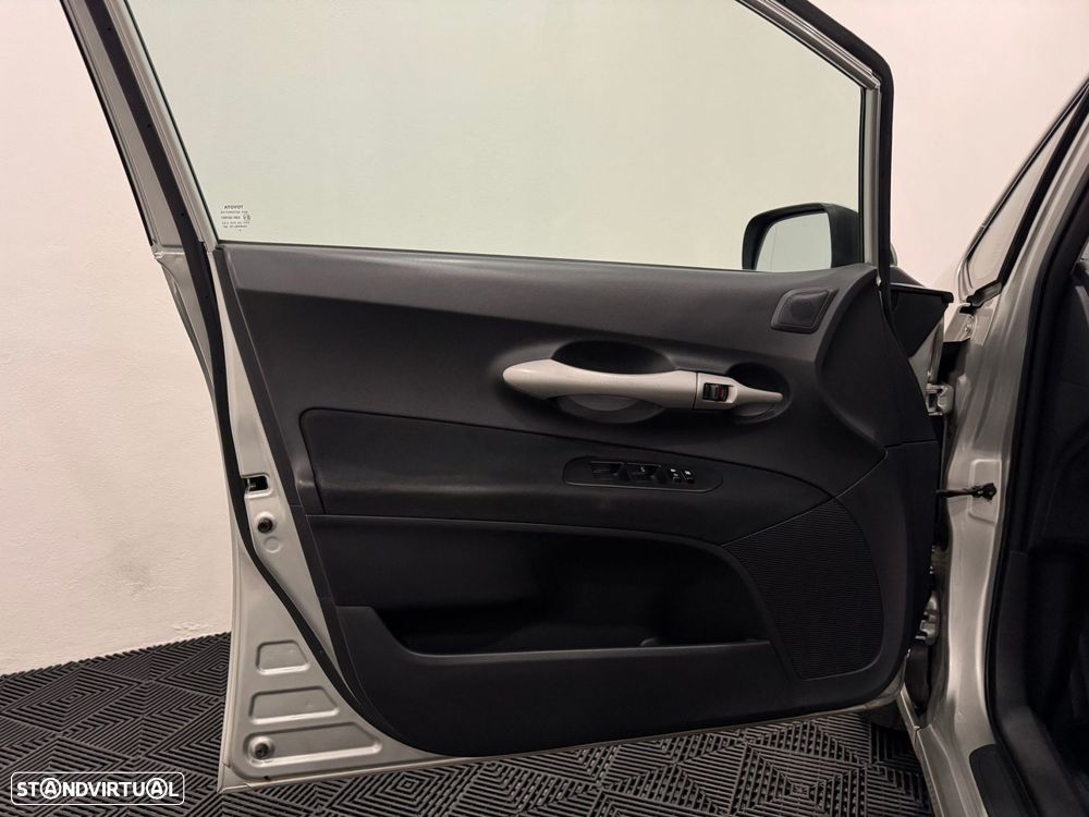 Toyota Auris 1.4 D-4D Sol - 39